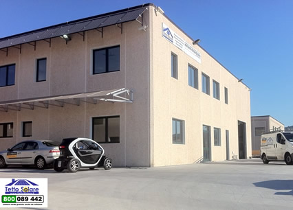 Pensilina fotovoltaica e frangisole per una potenza di 20kW con moduli Sunpower sulla sede Tetto Solare